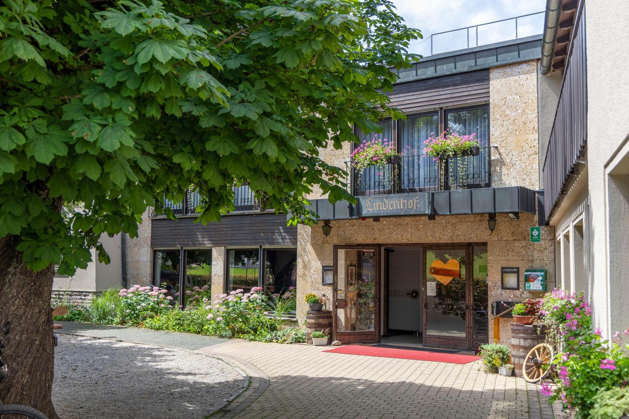 Hotel Lindenhof Hubmersberg Pommelsbrunn Exterior photo